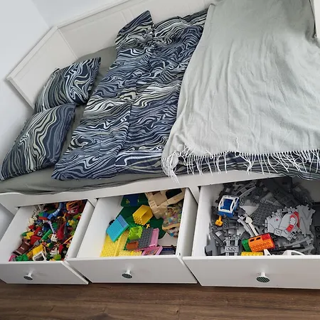 Cora Lego *